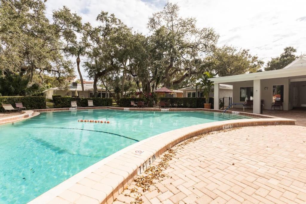 Recently Updated Cozy Holiday home Siesta Key