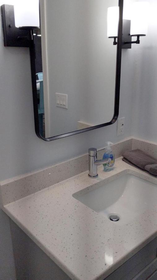 Beachpoint Apartment *