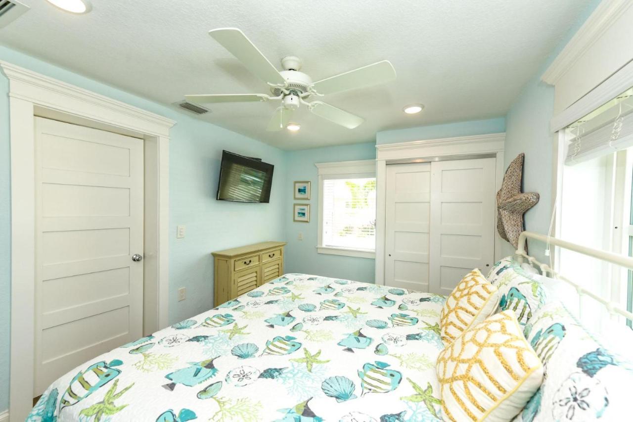 The Pool House * Siesta Key