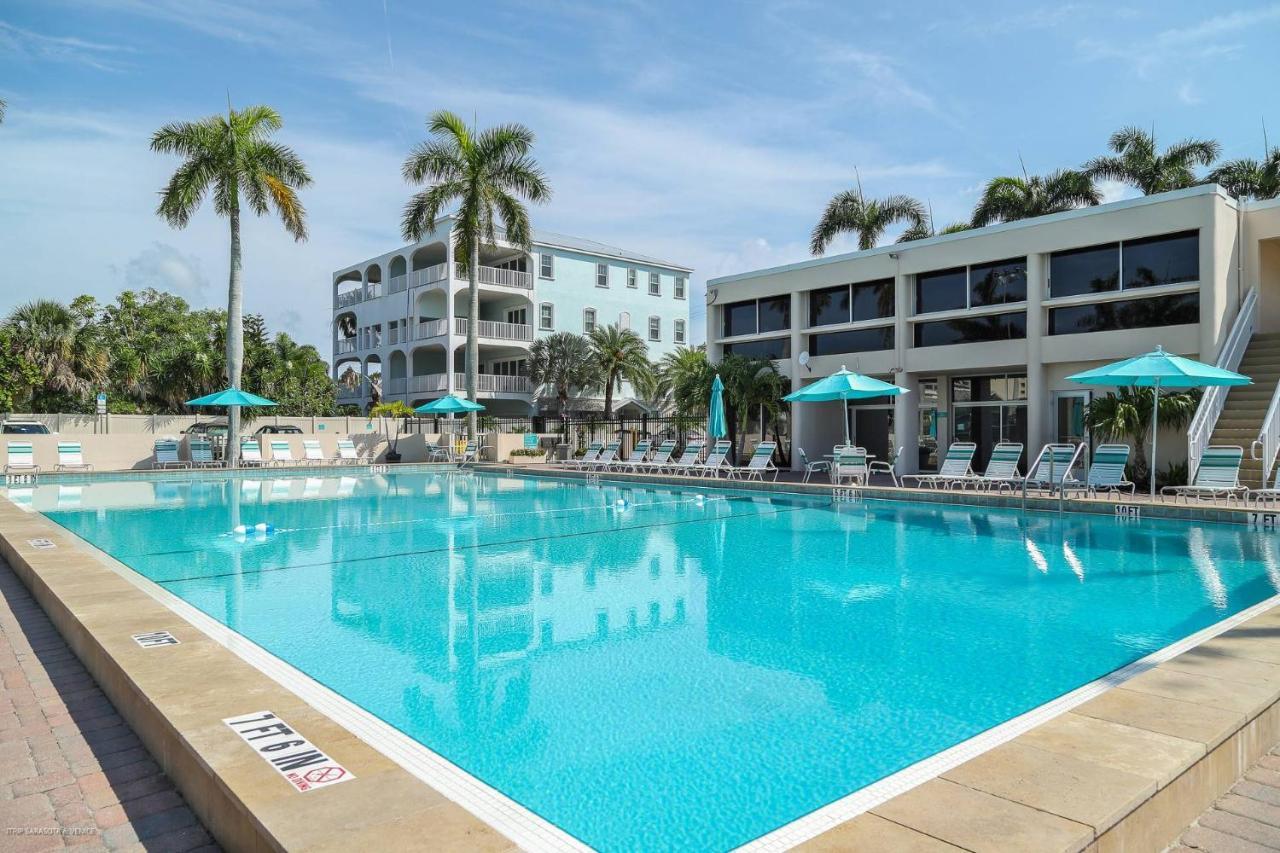 Palm Bay Club Bayside Closest To Gulf Siesta Key