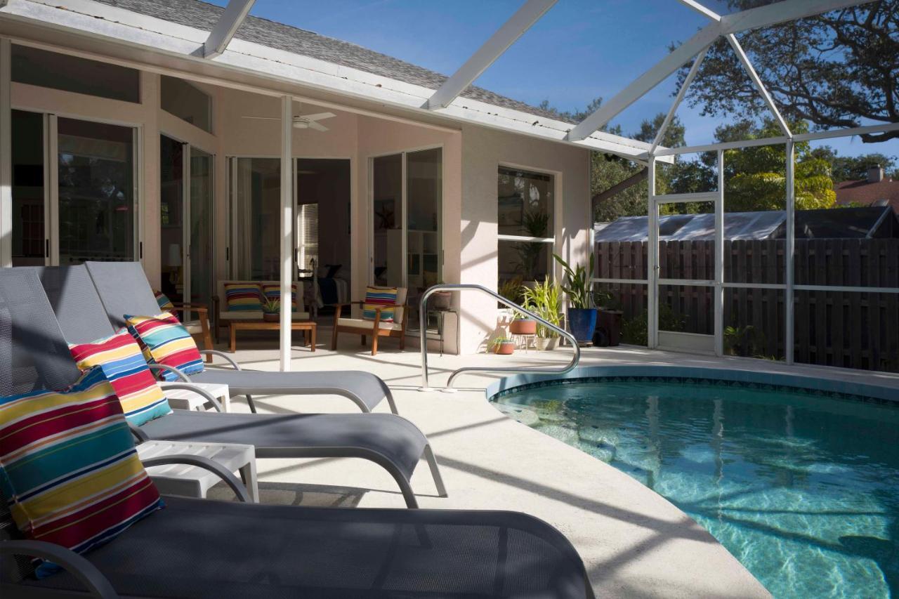 Oasis: Enjoy The Life * Siesta Key