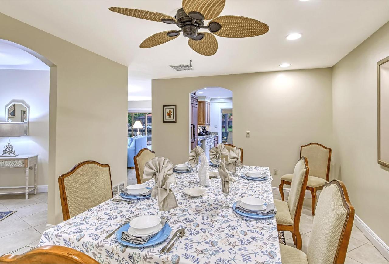 Dollar - 910 Siesta Key