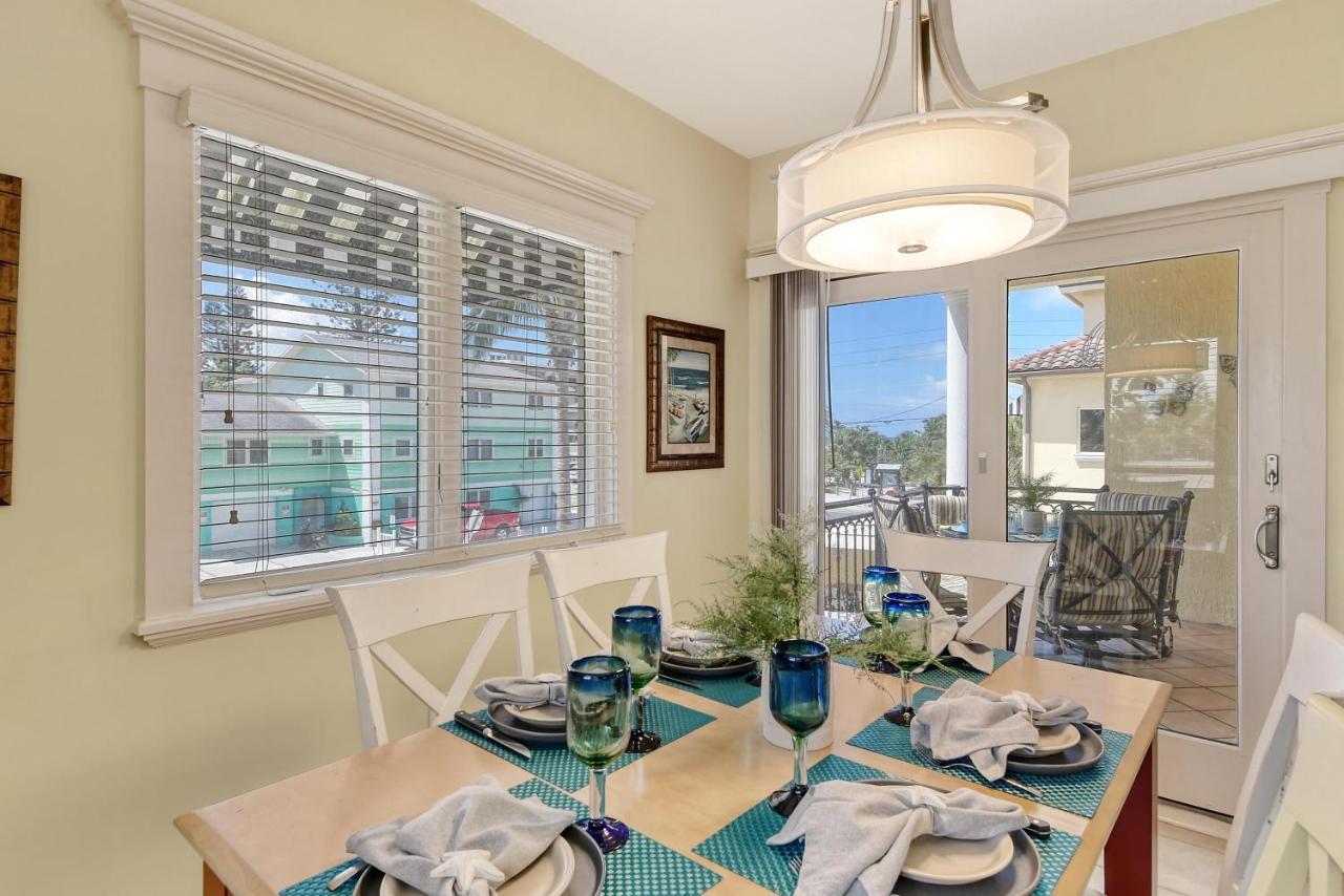 Peacock - 5540 E Siesta Key