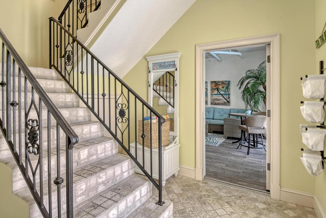 Monarch - 5542 W Siesta Key