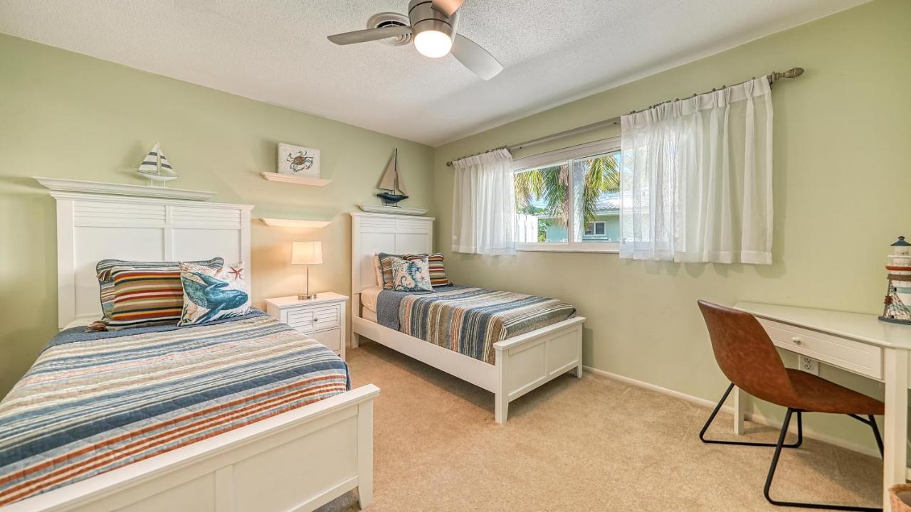Gulf Birdie - 5551 Siesta Key