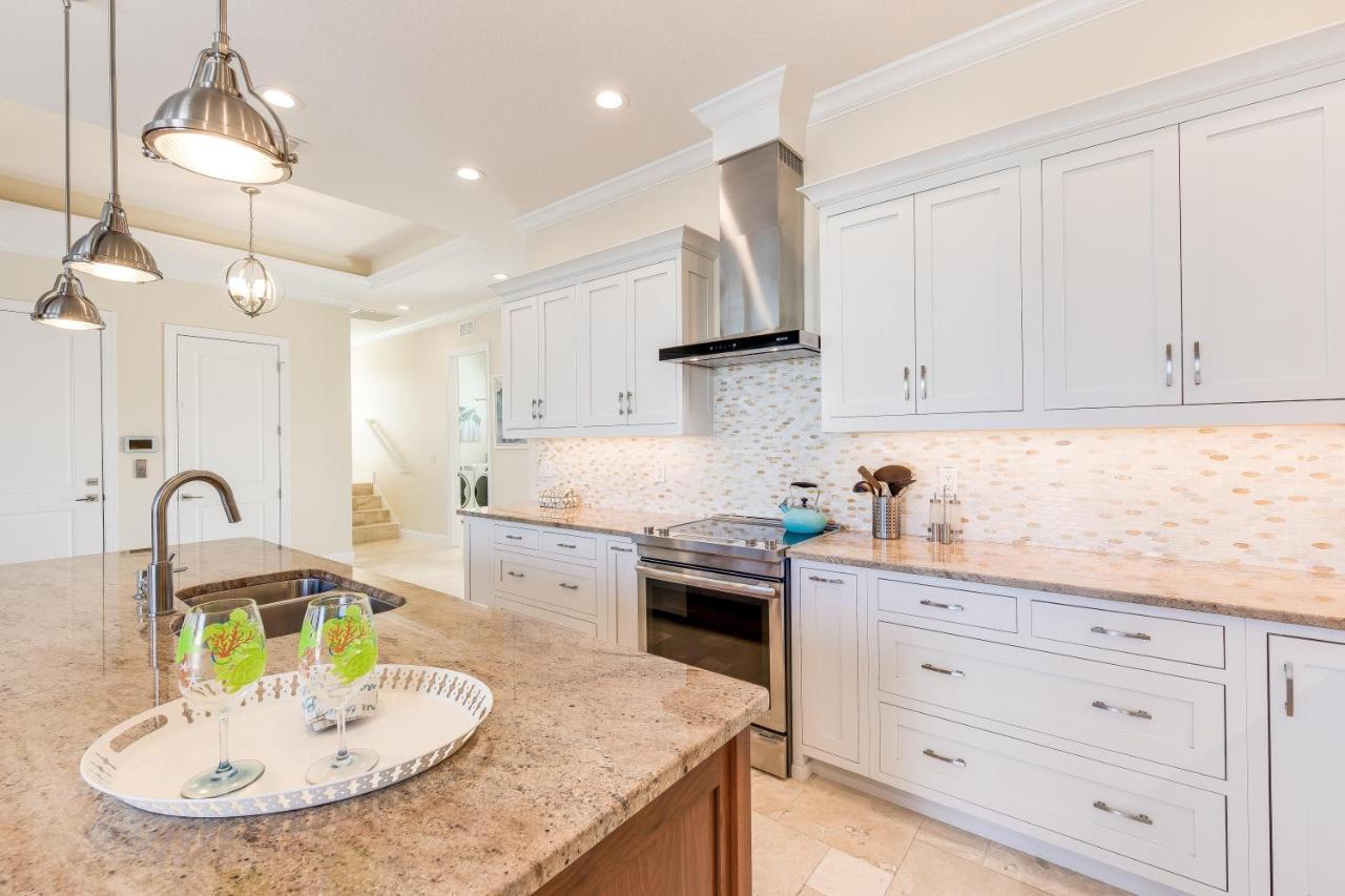 Topsail - 1025
