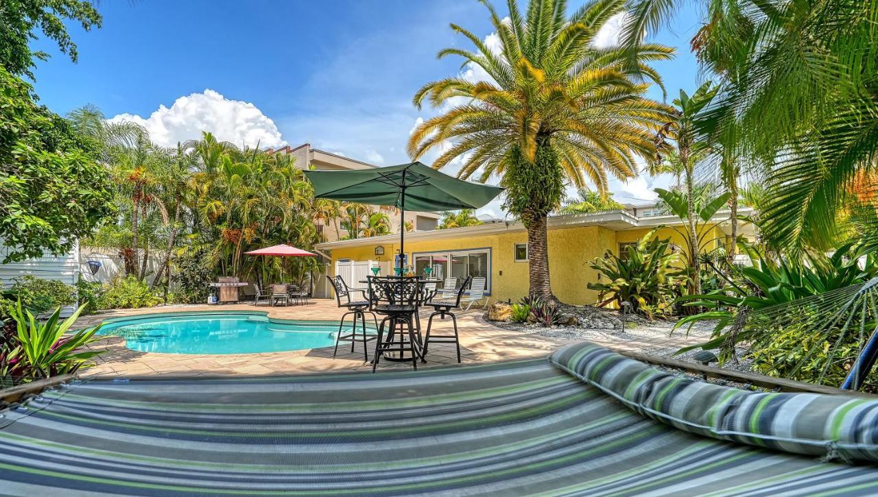 Sandy Rocks Siesta Key