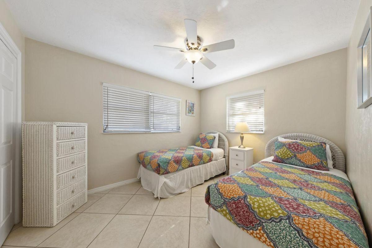 Sandy Rocks * Siesta Key