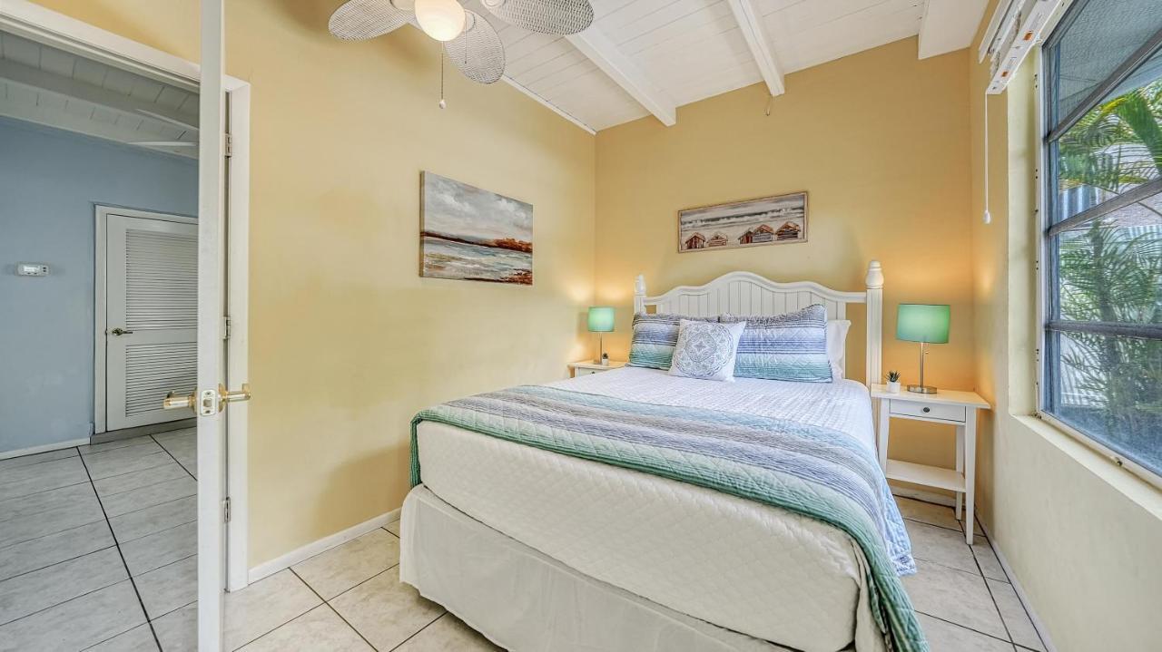 Sandy Rocks Siesta Key