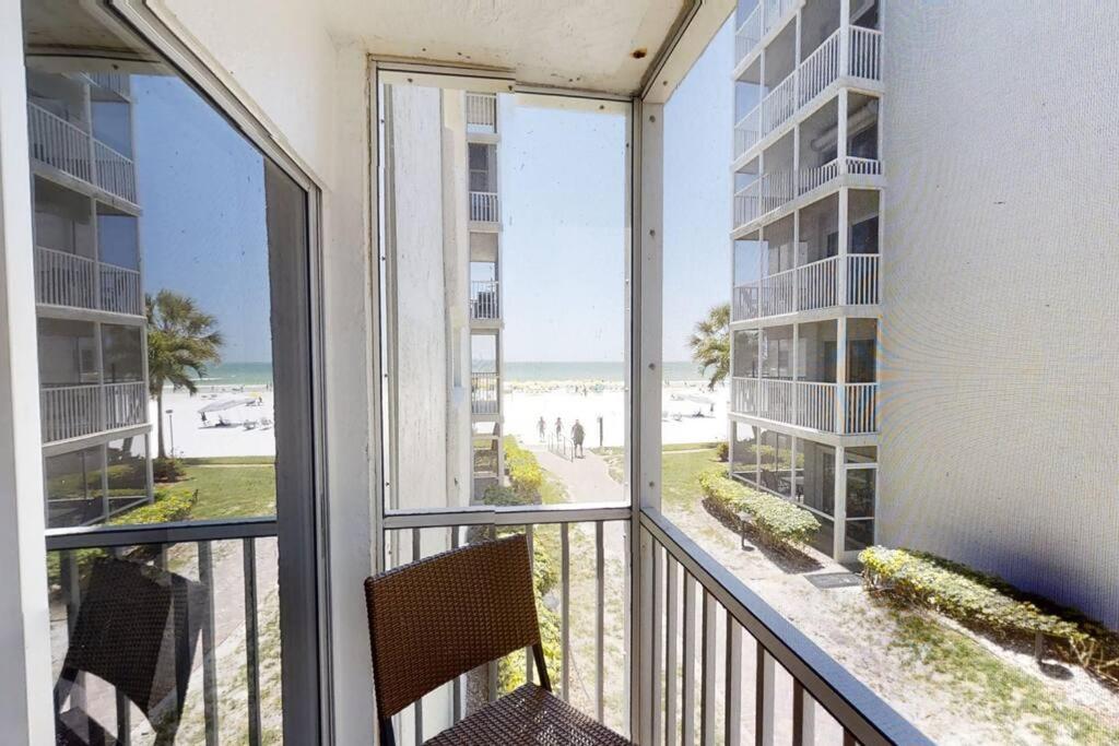 Beachfront Complex, Heated Pool, Gulfview! Apartment *