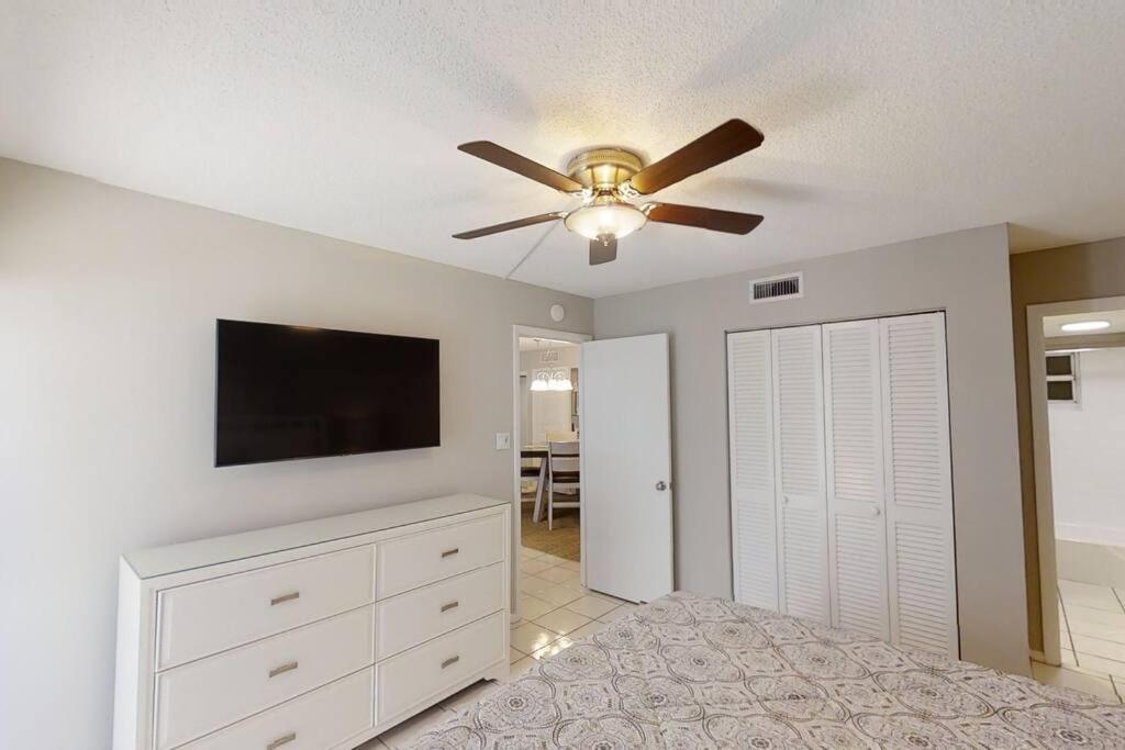 Beachfront Complex, Heated Pool, Gulfview! *