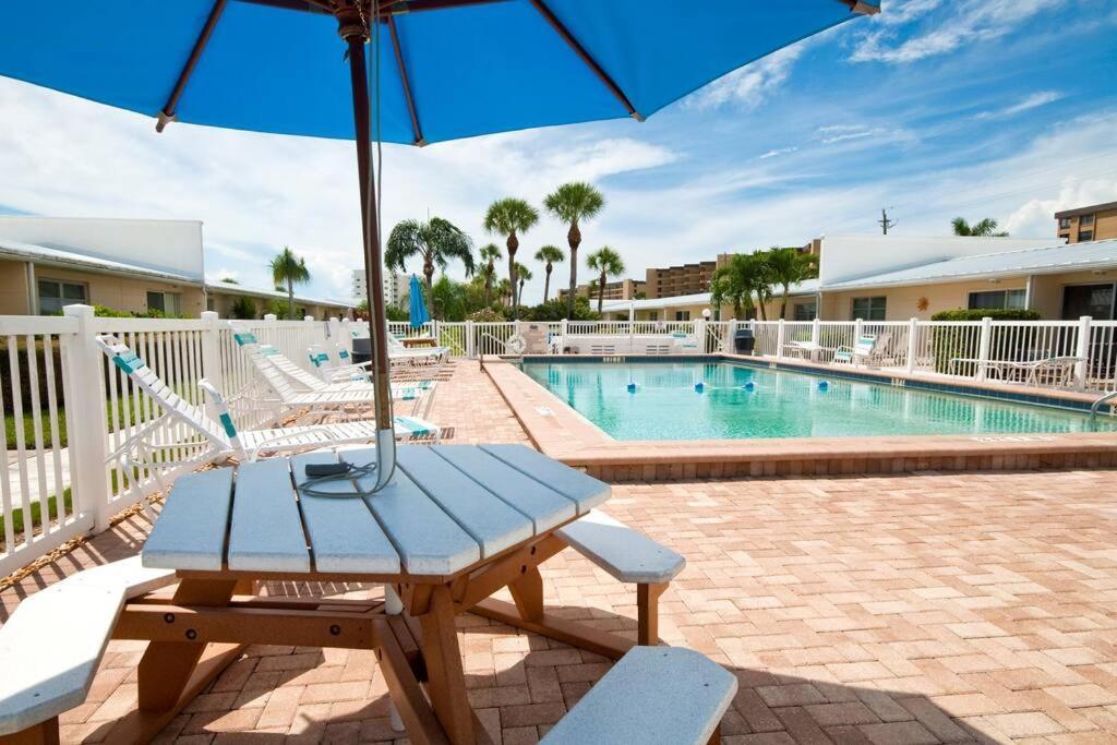 Renovated 1 Bed / 1 Bath On Siesta Beach! *
