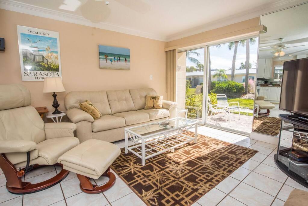 Renovated 1 Bed / 1 Bath On Siesta Beach! Siesta Key