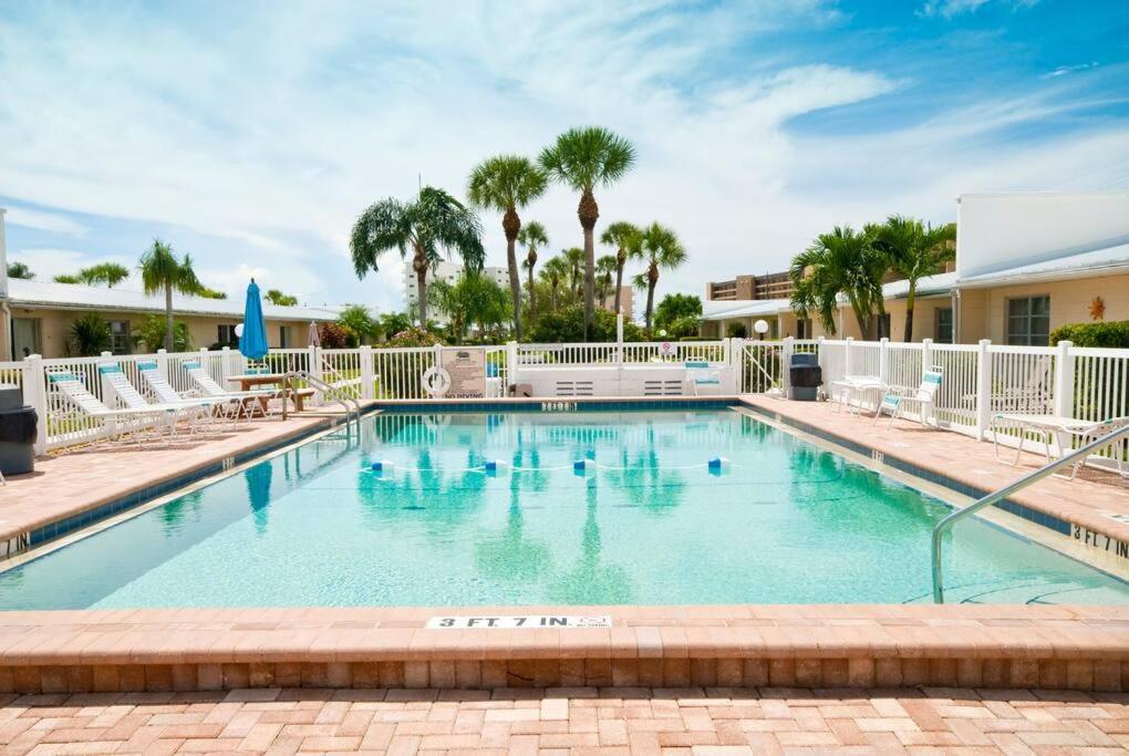 Renovated 1 Bed / 1 Bath On Siesta Beach! Apartment Siesta Key