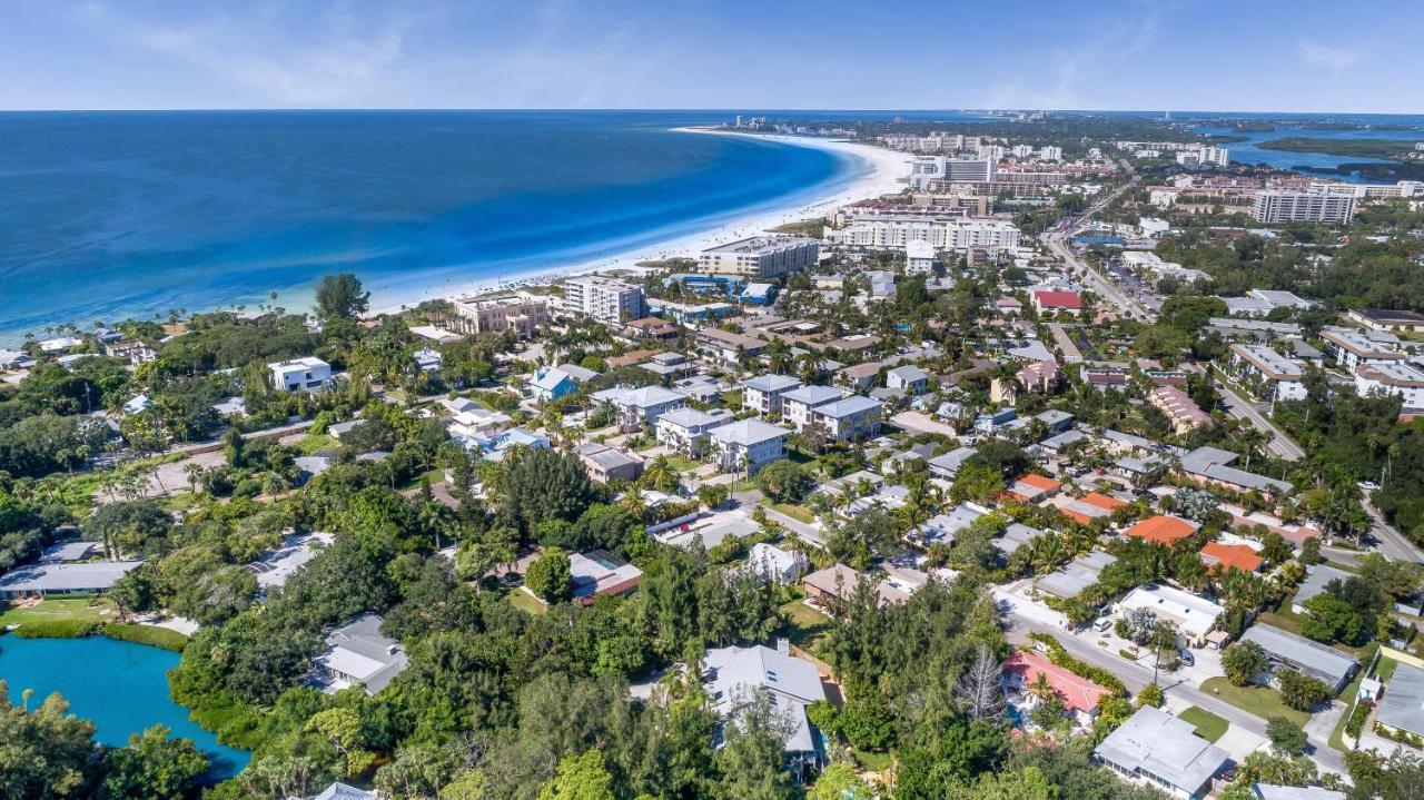 Topsail - 1025