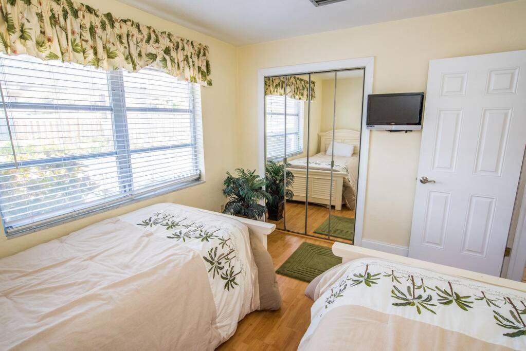 Updated 2 Bed / 1 Bath On The Beach! Apartment