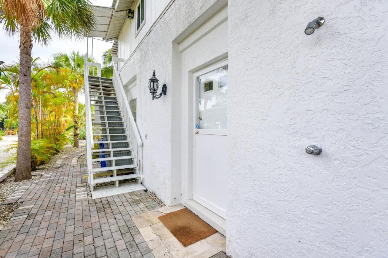 Oasis With Outdoor Pool And Screened Lanai! *