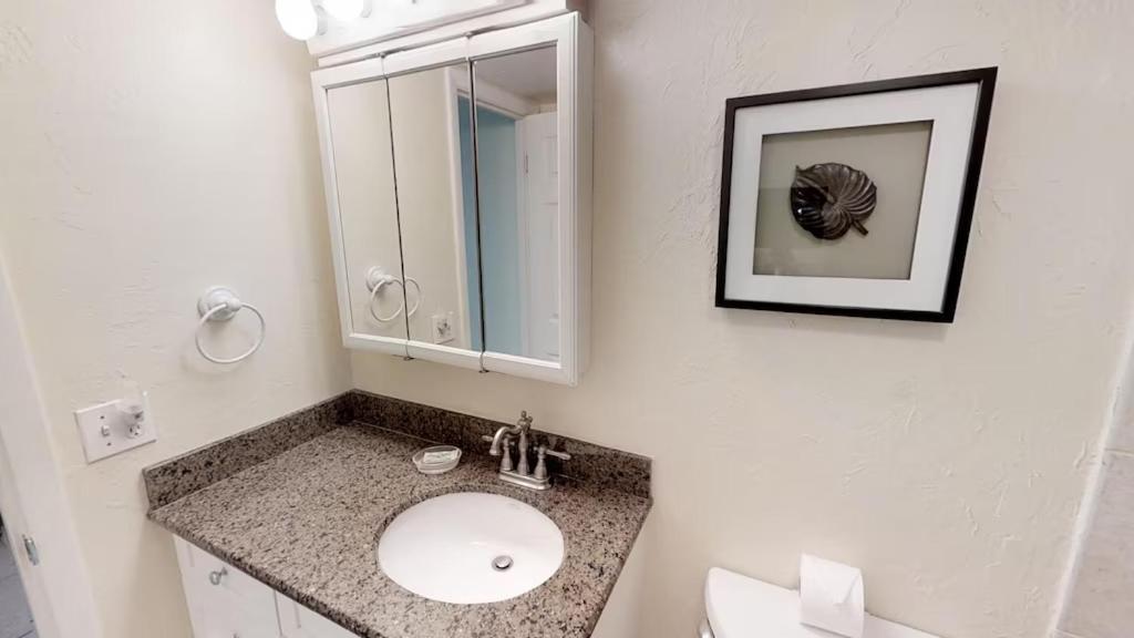 Beachfront Condo! Gulf View From Rooms, Pool, Chairs Provided Apartment