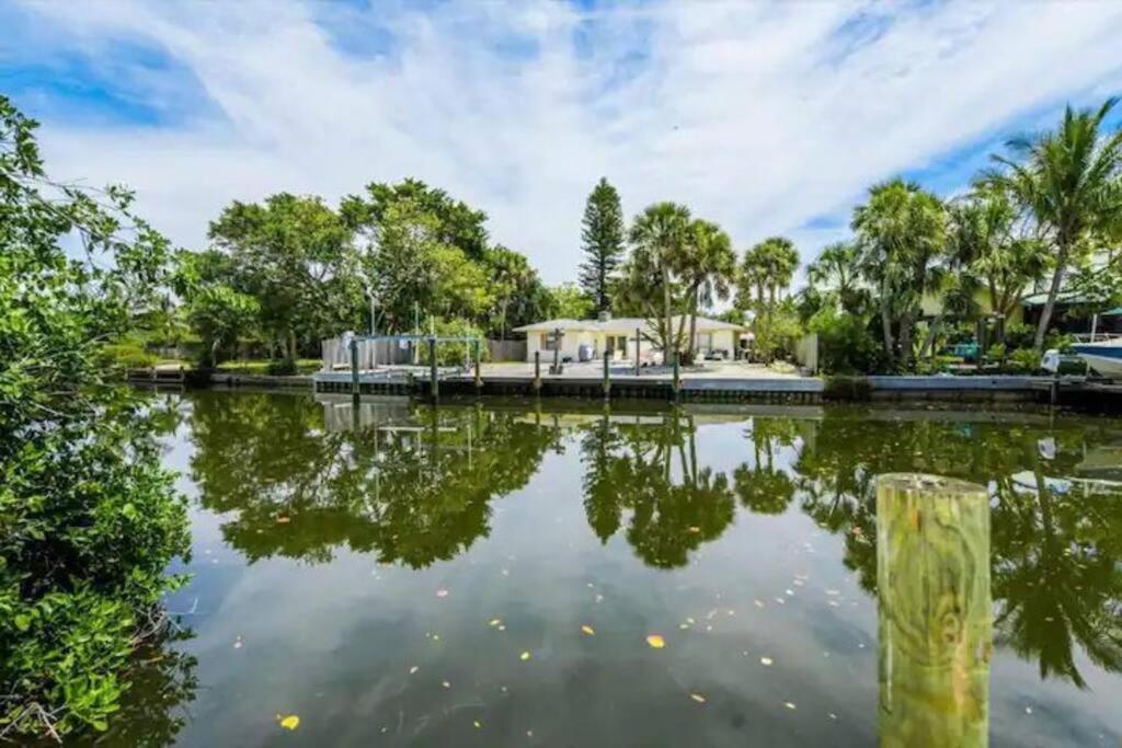 Walk To The - Island Apartment *