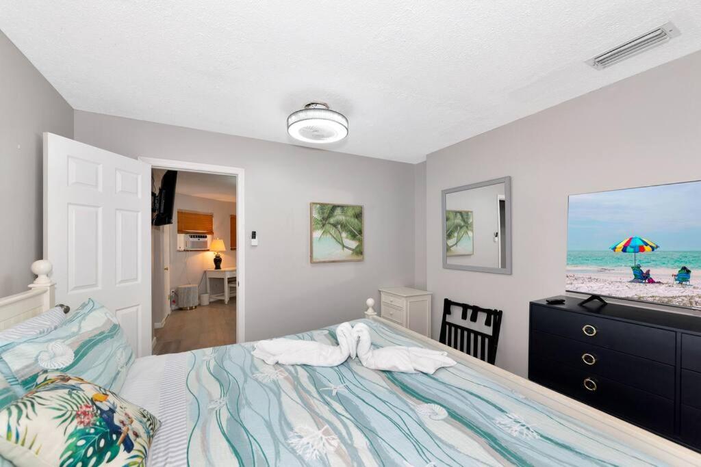 Walk To The And Village - Hibiscus Apartment