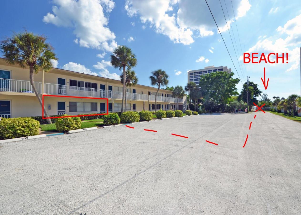 Holiday home A Few Steps From The With Community Pool Siesta Key