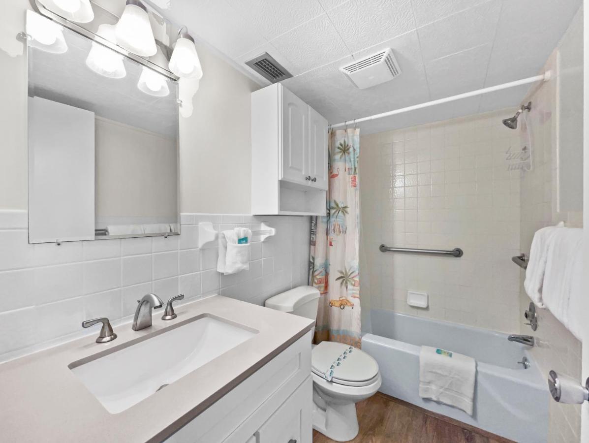 Beachside Vacation On With Pool Access Siesta Key