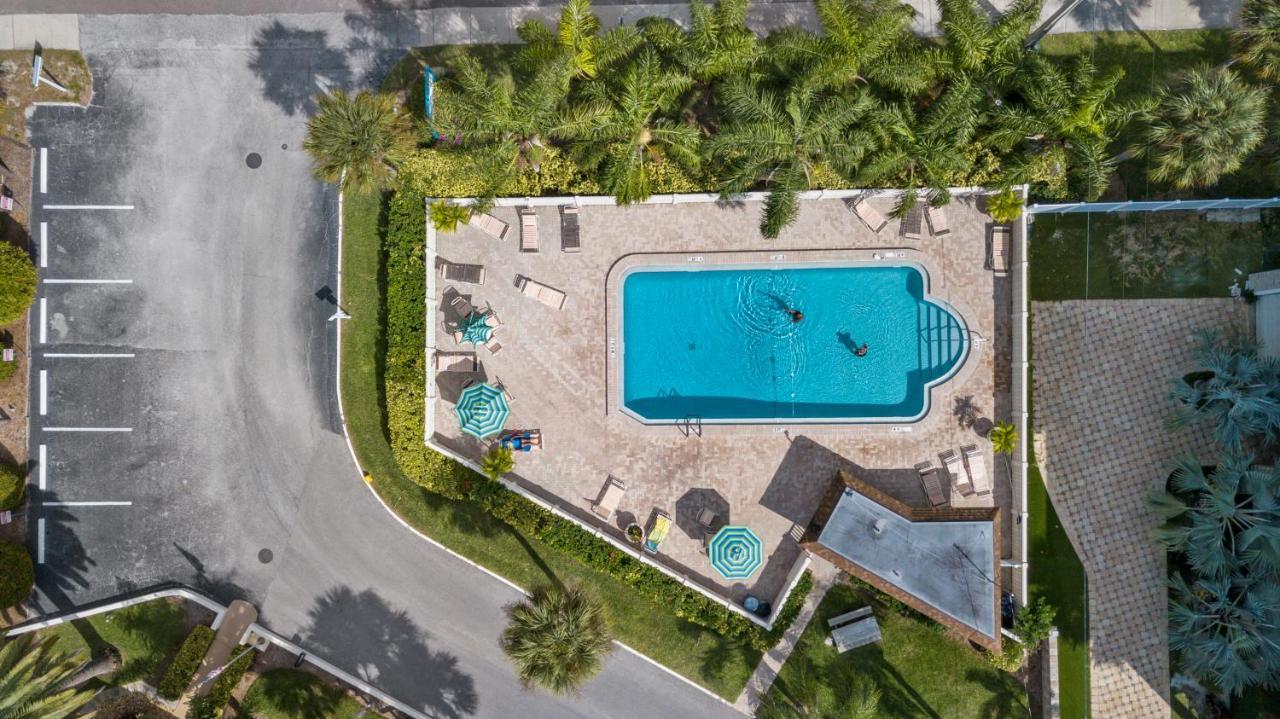 A Few Steps From The With Community Pool