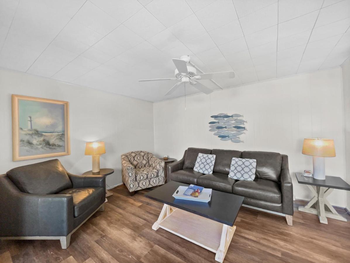 Holiday home Beachside Vacation On With Pool Access Siesta Key
