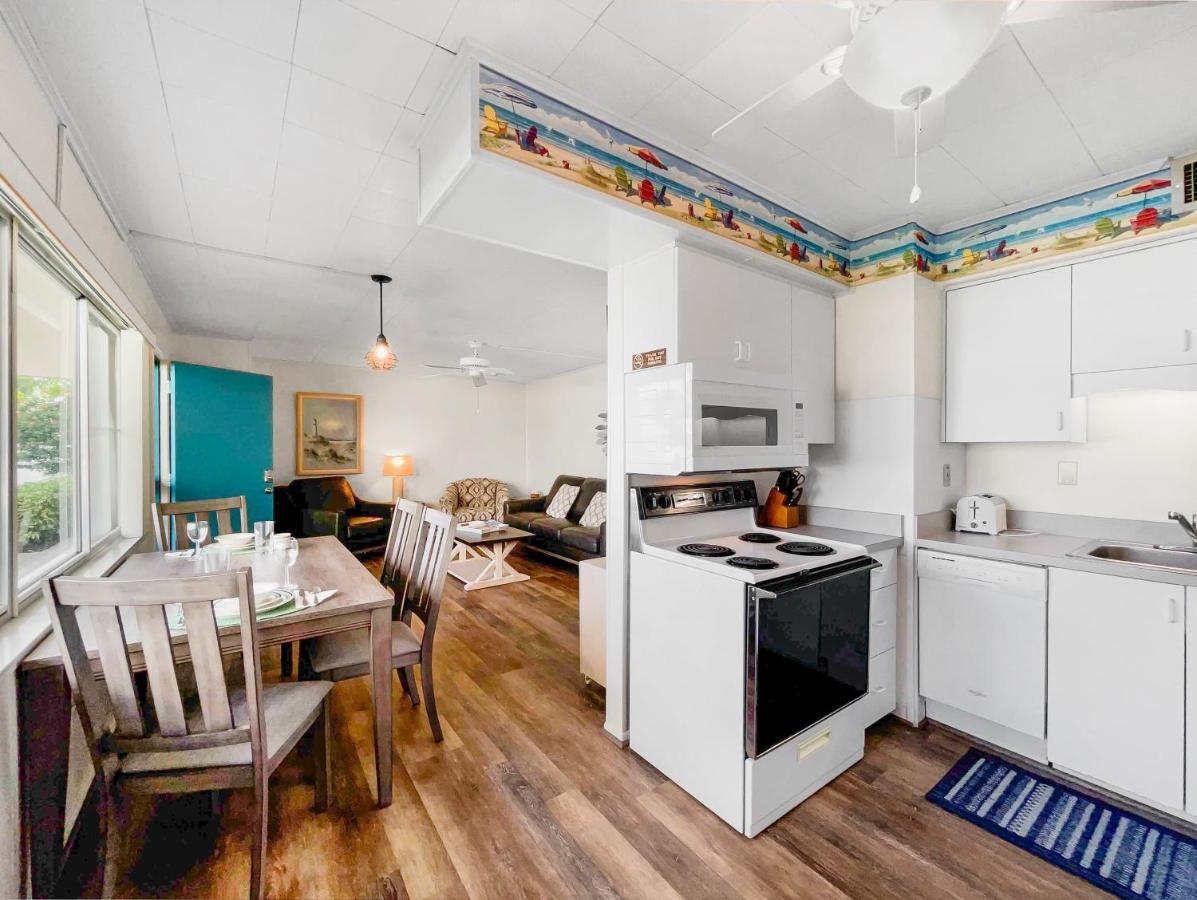 Beachside Vacation On With Pool Access