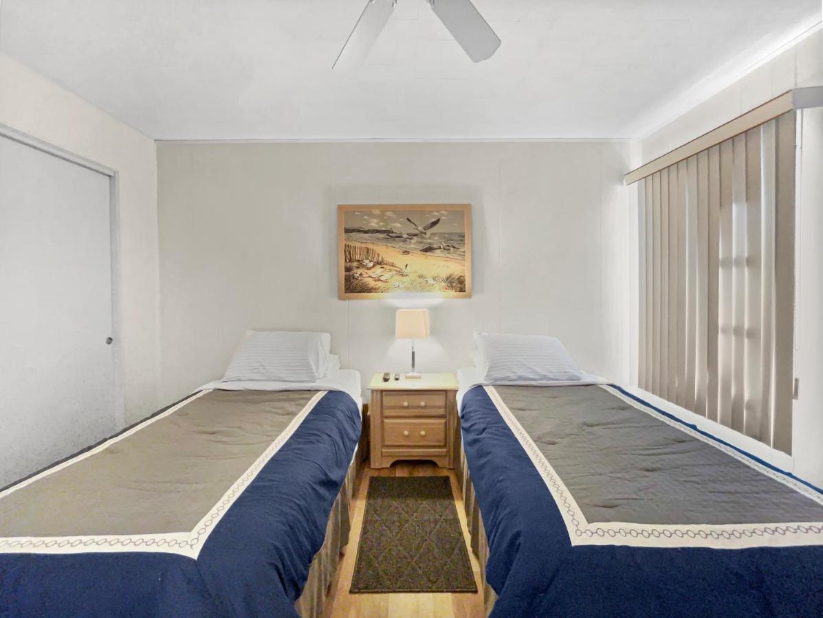 Beachside Vacation On With Pool Access *