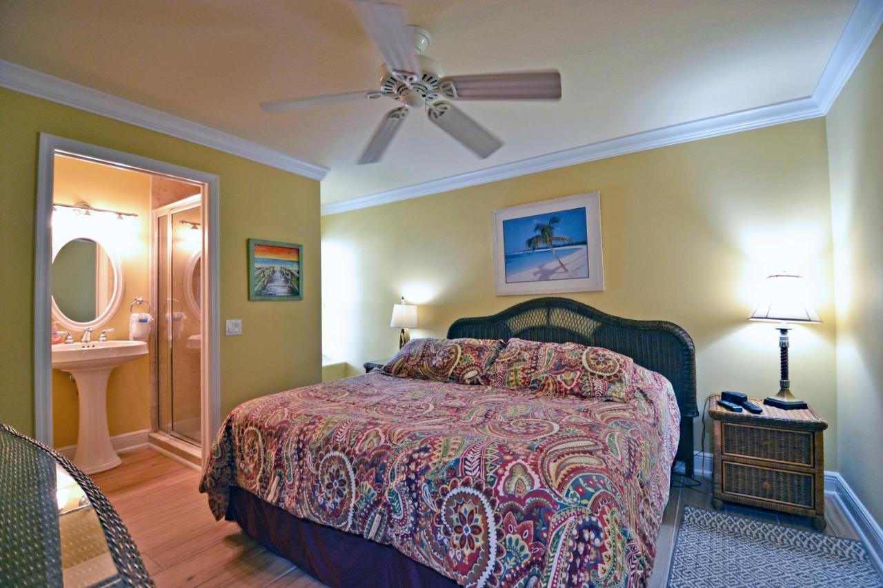 A Few Steps From The With Community Pool Holiday home *