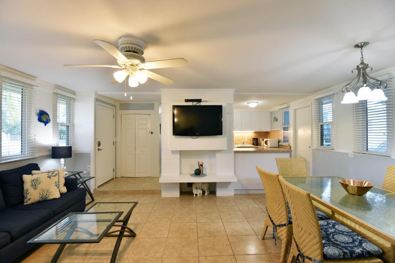 Beachside With Pool And Access * Siesta Key