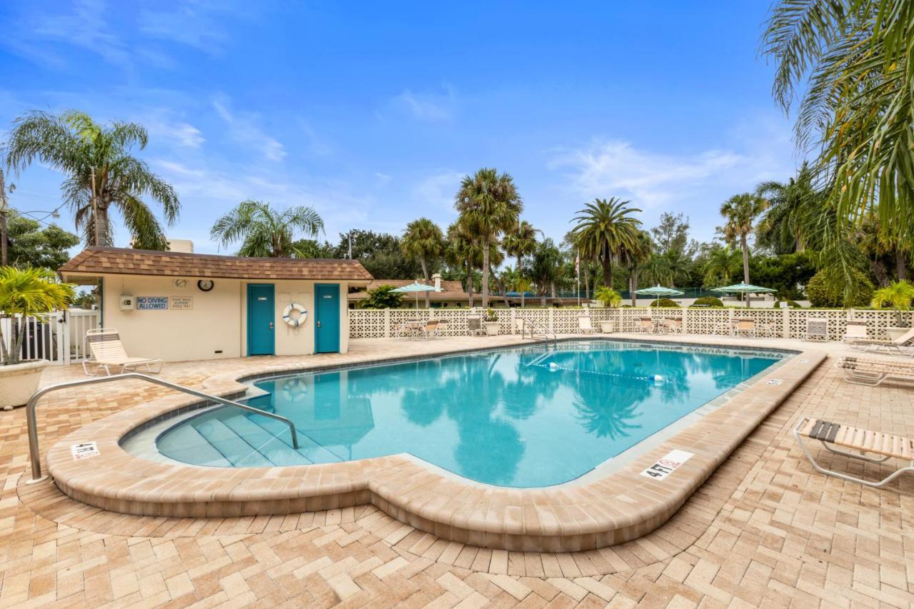 A Few Steps From The With Community Pool *