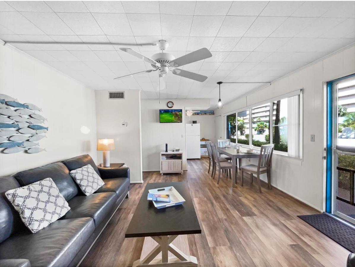 Holiday home Beachside Vacation On With Pool Access