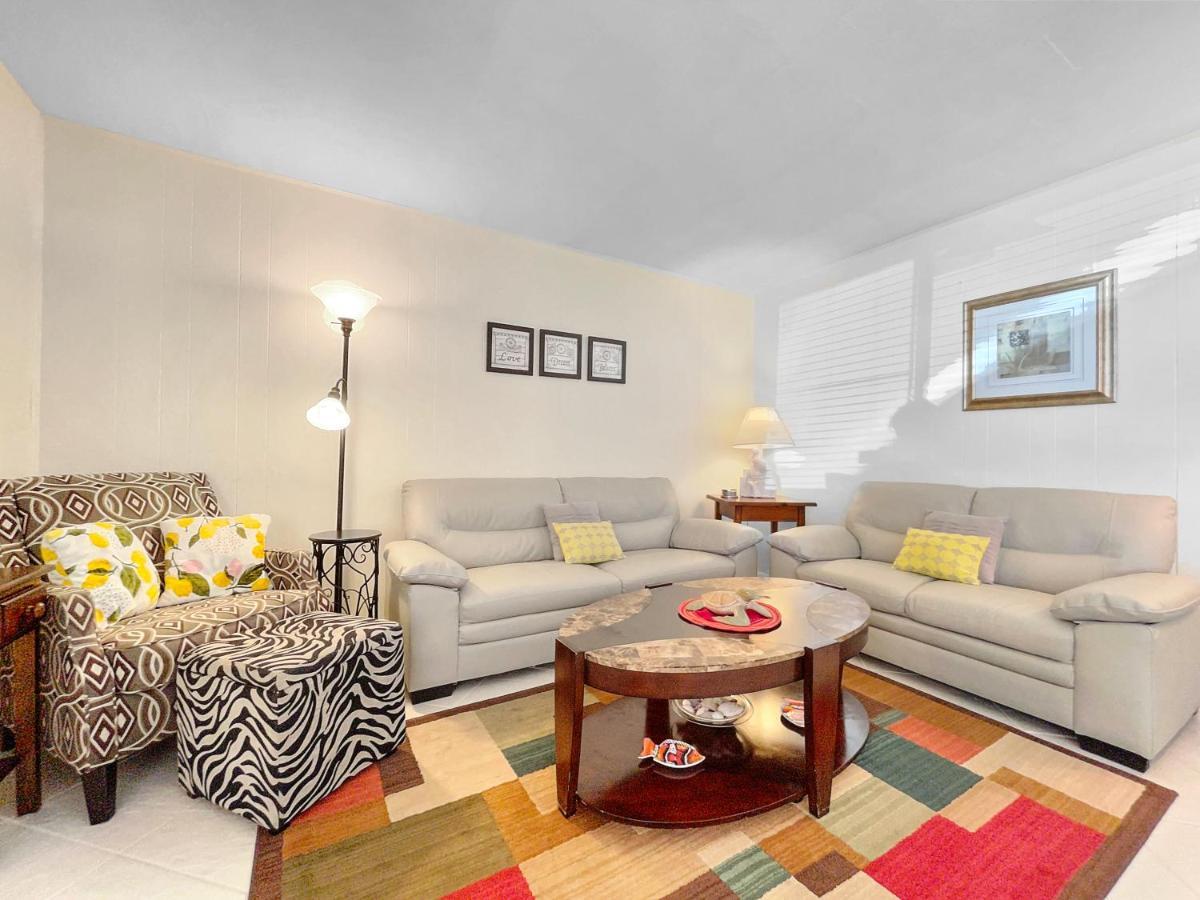 Siesta With Direct And Pool Access Holiday home *