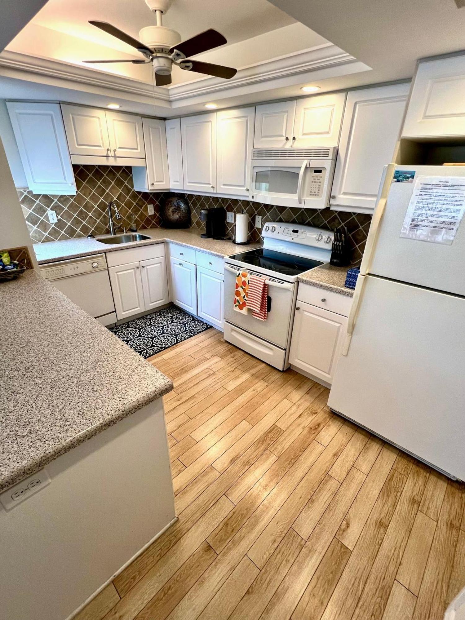 Apartment Luxury Waterfront Views - Heated Pool - 1400sf Duplex - Minutes To The Siesta Key