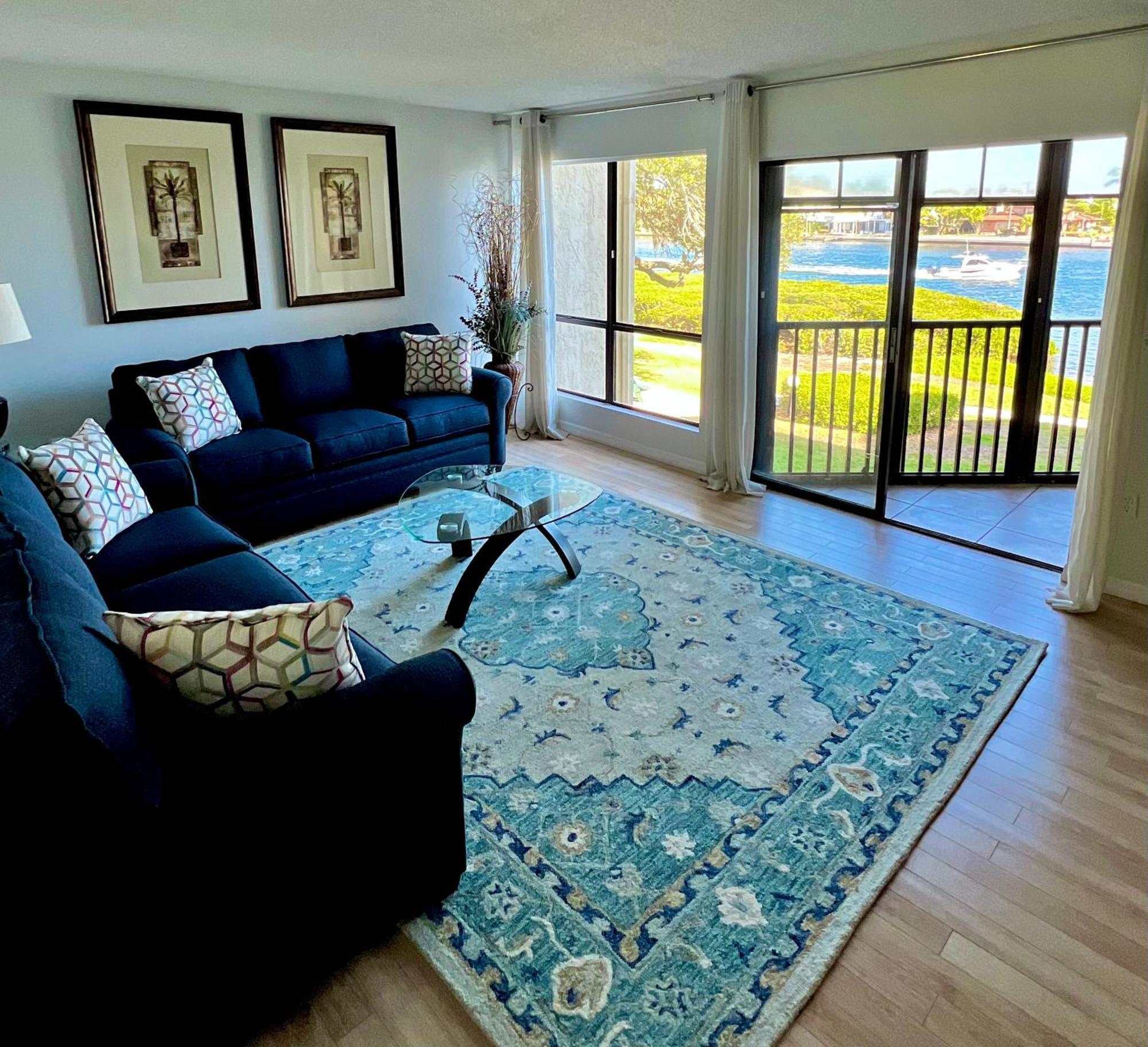 Luxury Waterfront Views - Heated Pool - 1400sf Duplex - Minutes To The *
