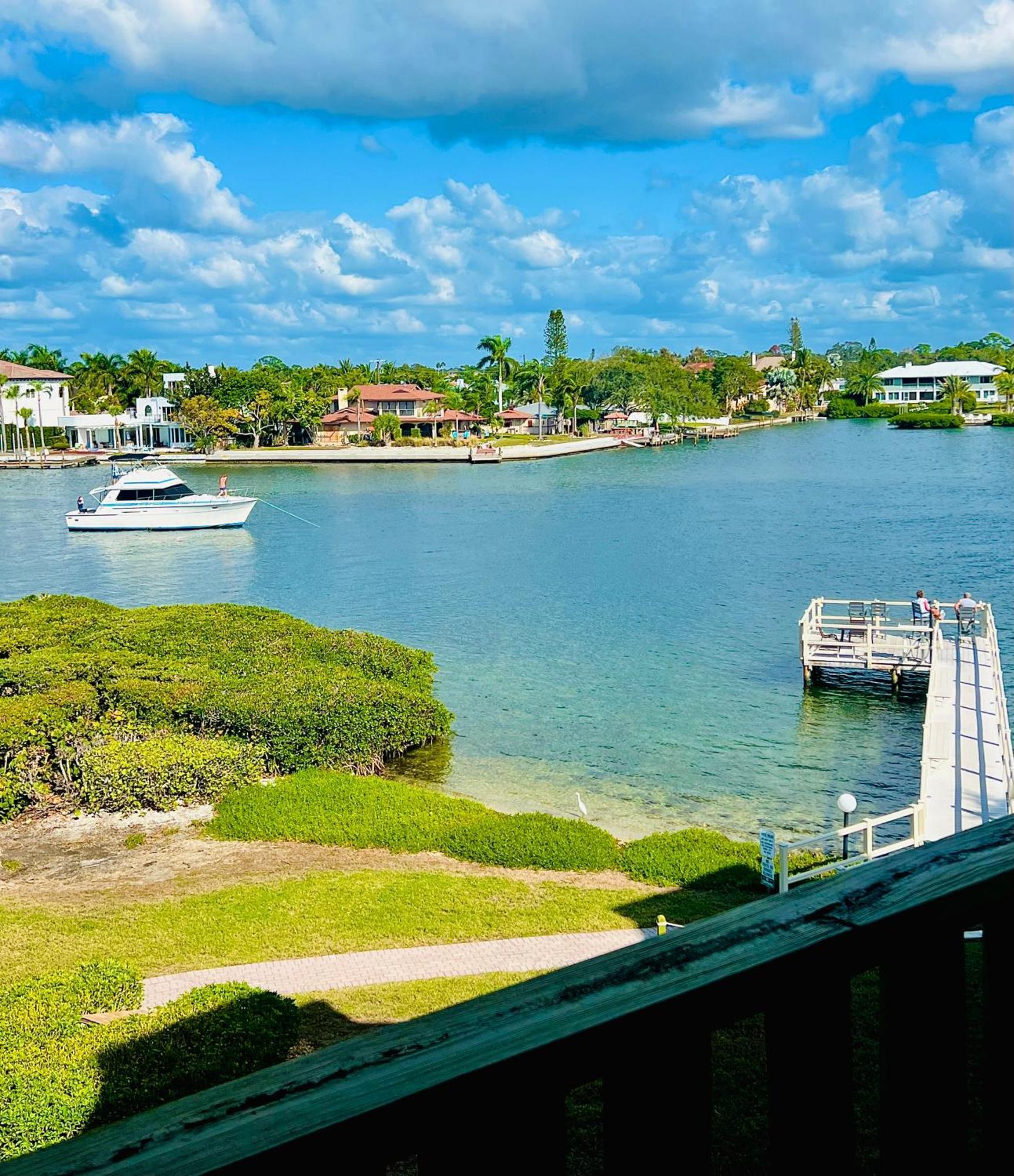 Luxury Waterfront Views - Heated Pool - 1400sf Duplex - Minutes To The *