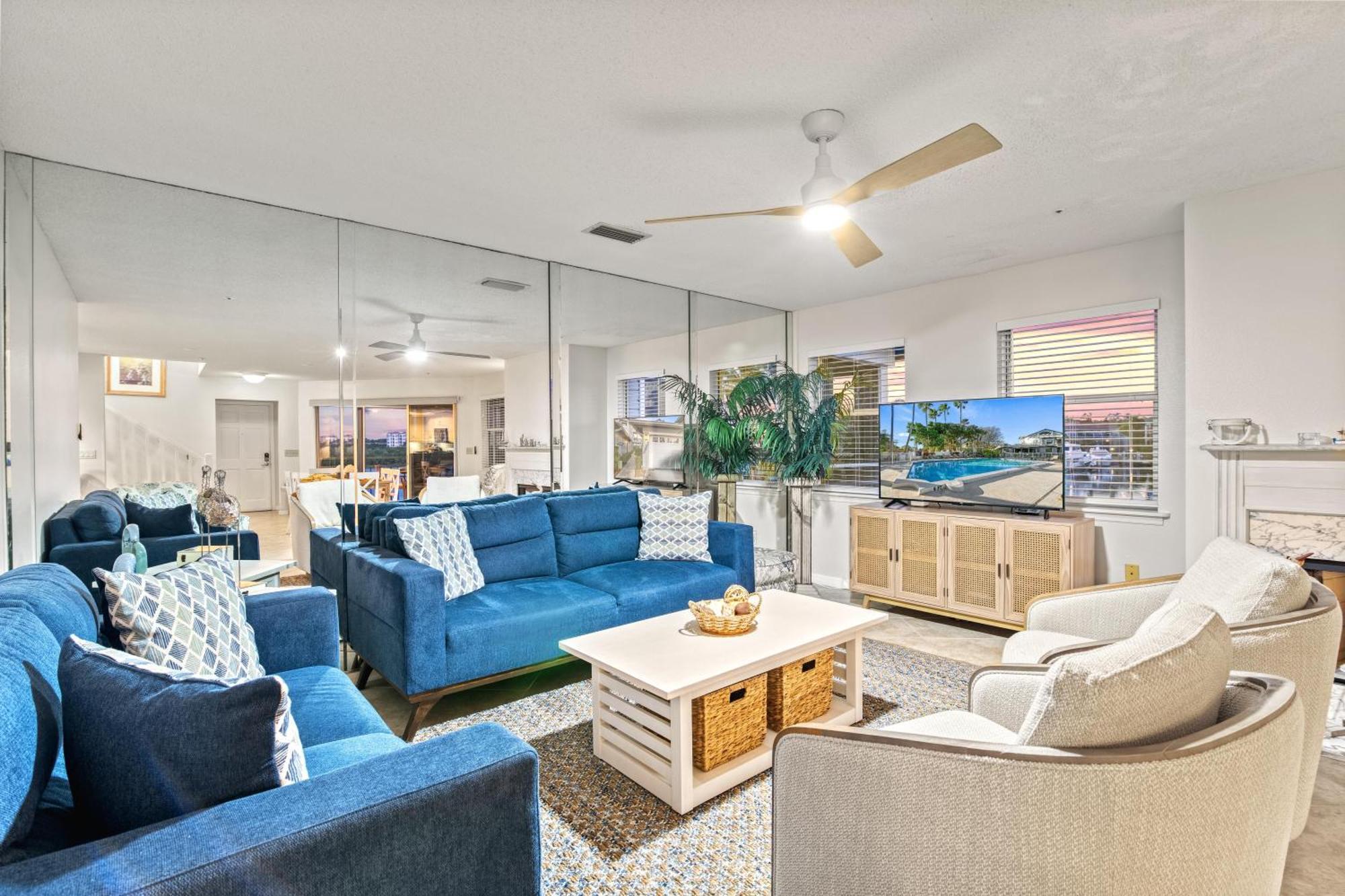 Bayside Escape - 1345