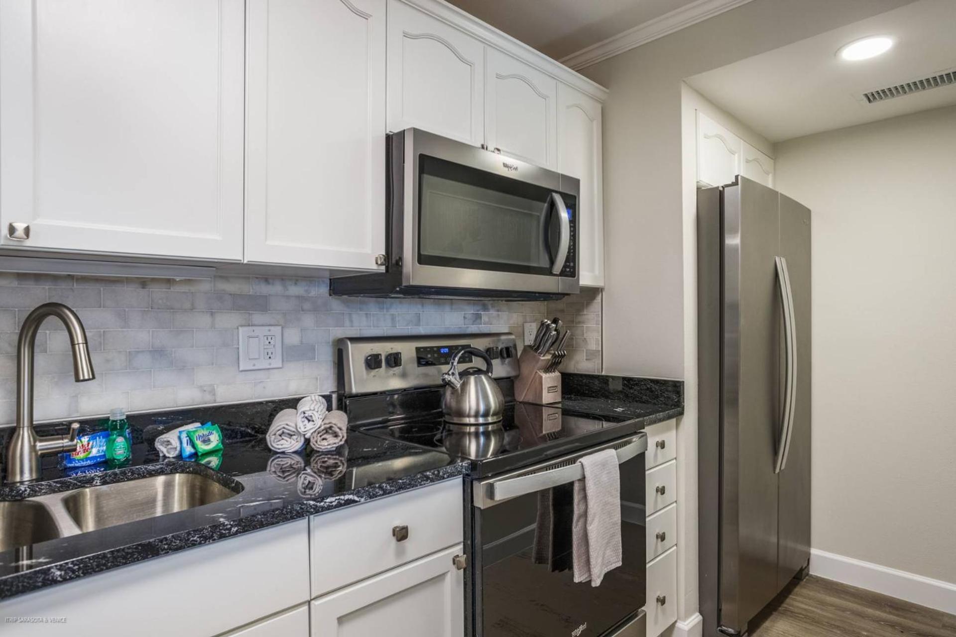 Holiday home Harbor Towers End Unit, 4th Fl Pool & Bay Views Siesta Key