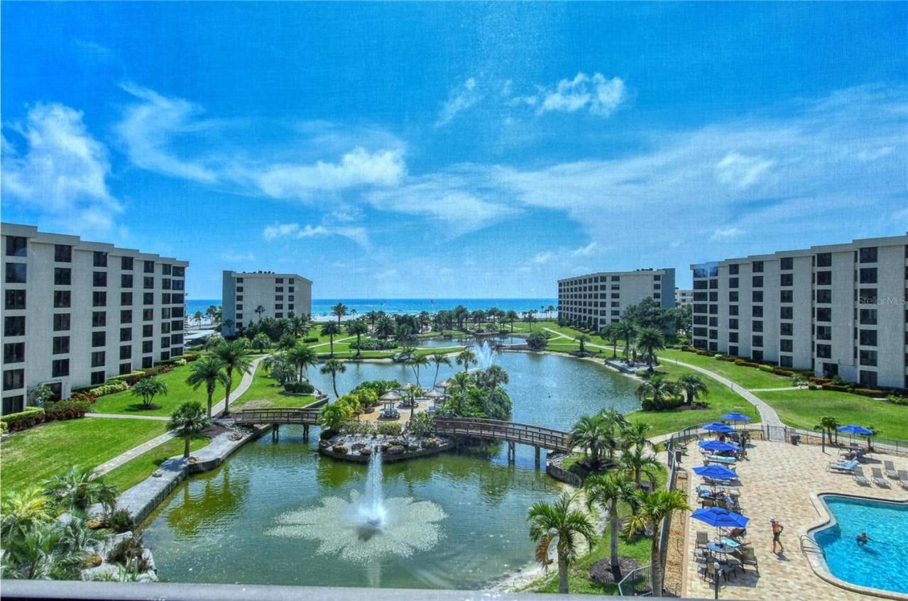 Gulf And Bay Club Apartment