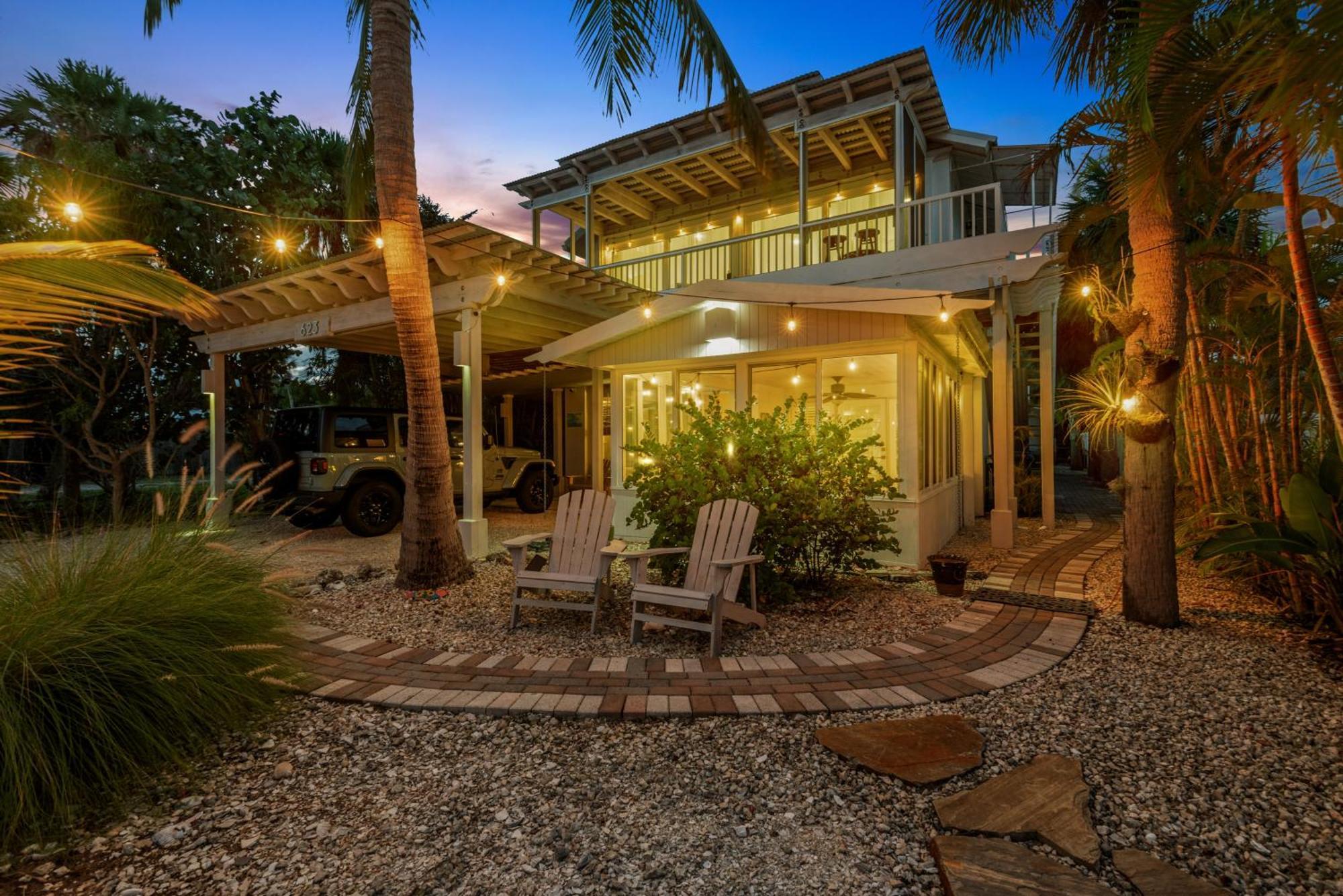 Holiday home Oasis With Outdoor Pool And Screened Lanai! Siesta Key