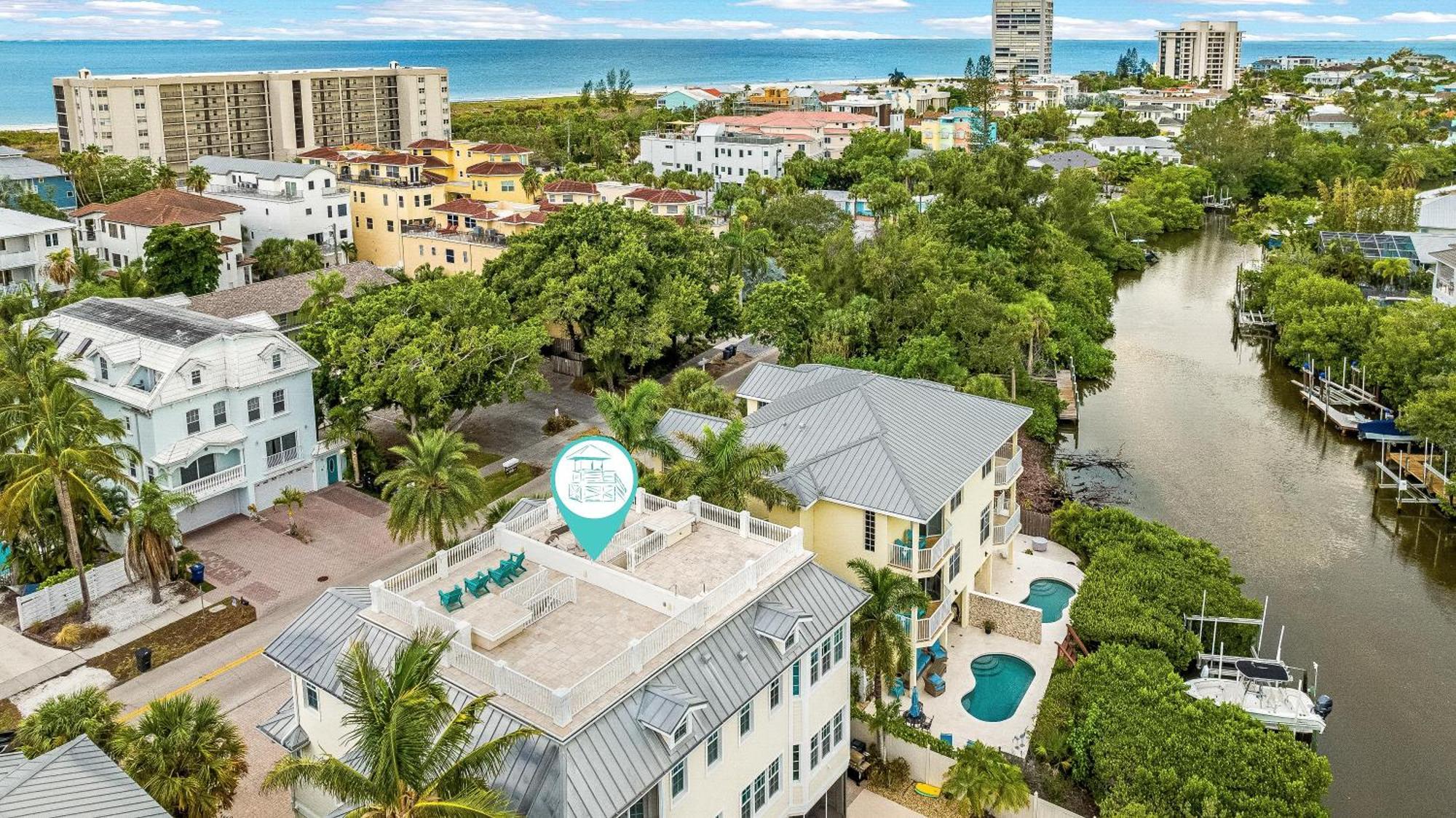 The Key Canal - 455 Siesta Key