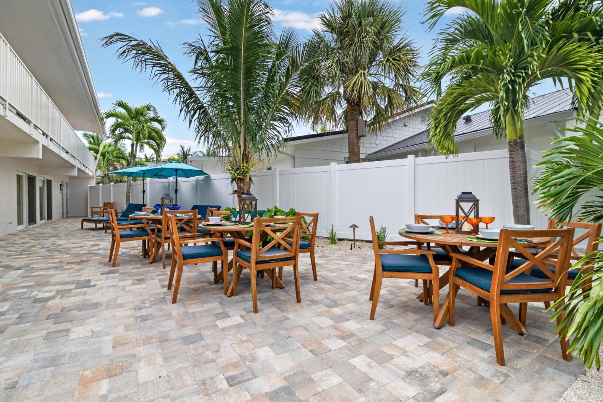 The Coral Reef - L * Siesta Key