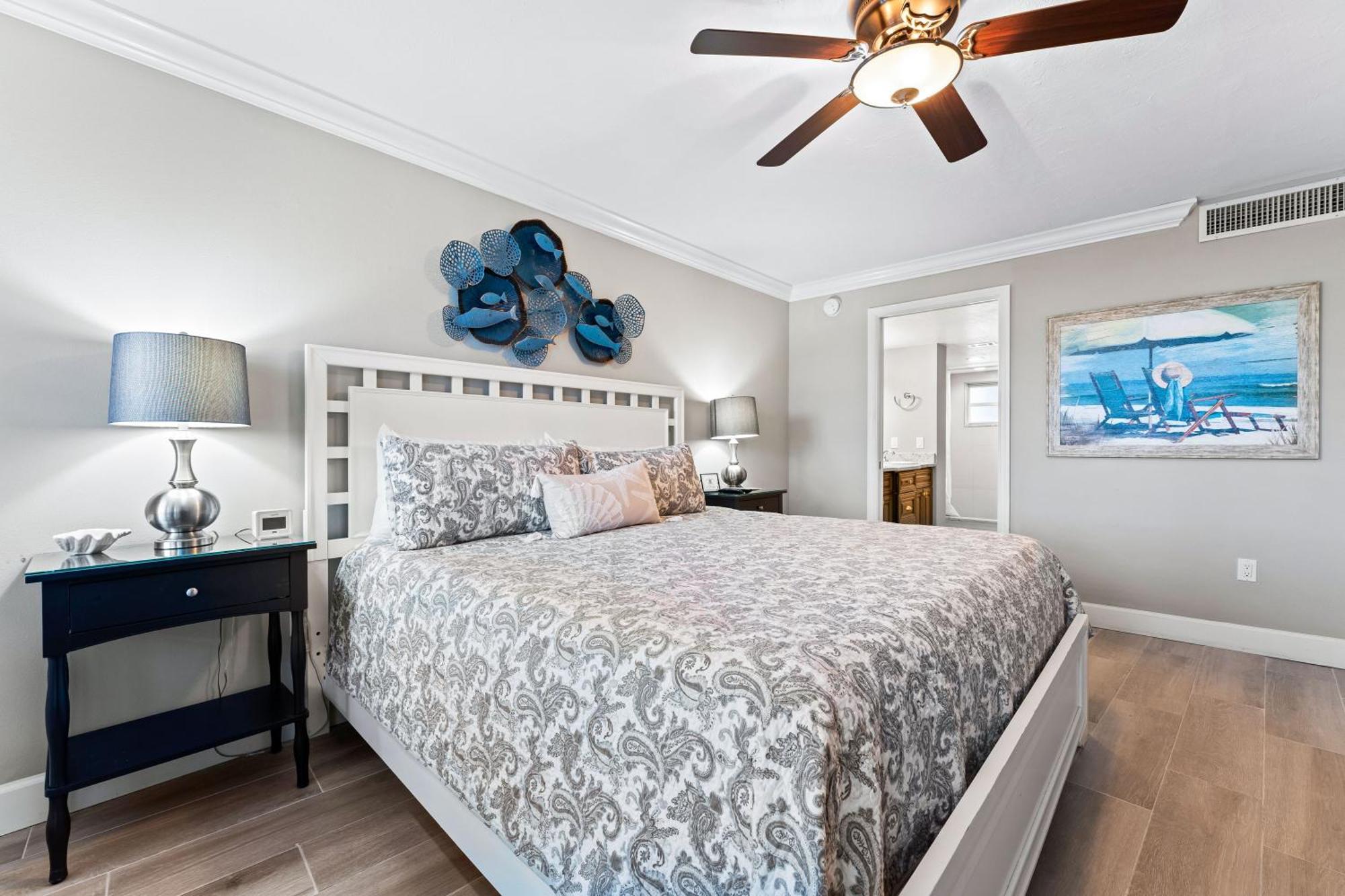 Crystal Sands Apartment *