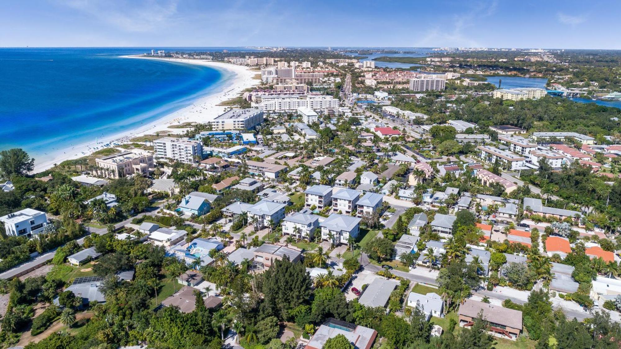 Topsail - 1025 *