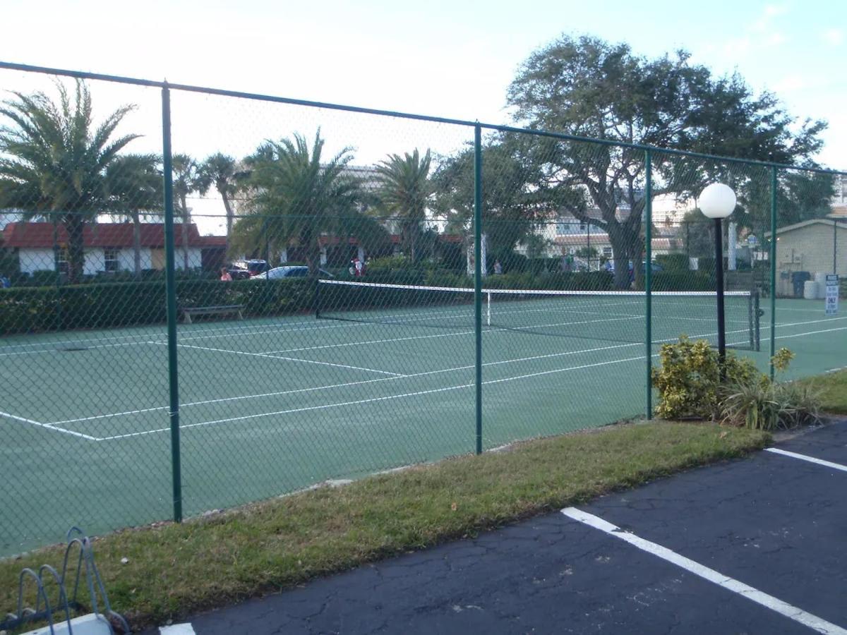 - 2 Bedroom - 3 Beds - 3 Bathroom Duplex With Heated Swimming Pool Siesta Key