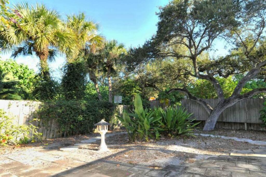 #1us Pool House *
