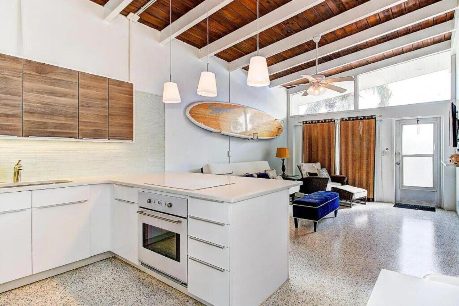 Beachfront Getaway In * Siesta Key