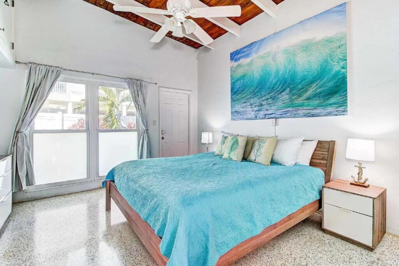 Beachfront Getaway In Apartment